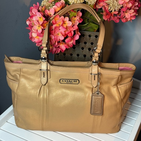 Coach Hampton Laguna Leather Handbag Tote M1082-F16565 Gold Shimmery -Authentic - Picture 1 of 7